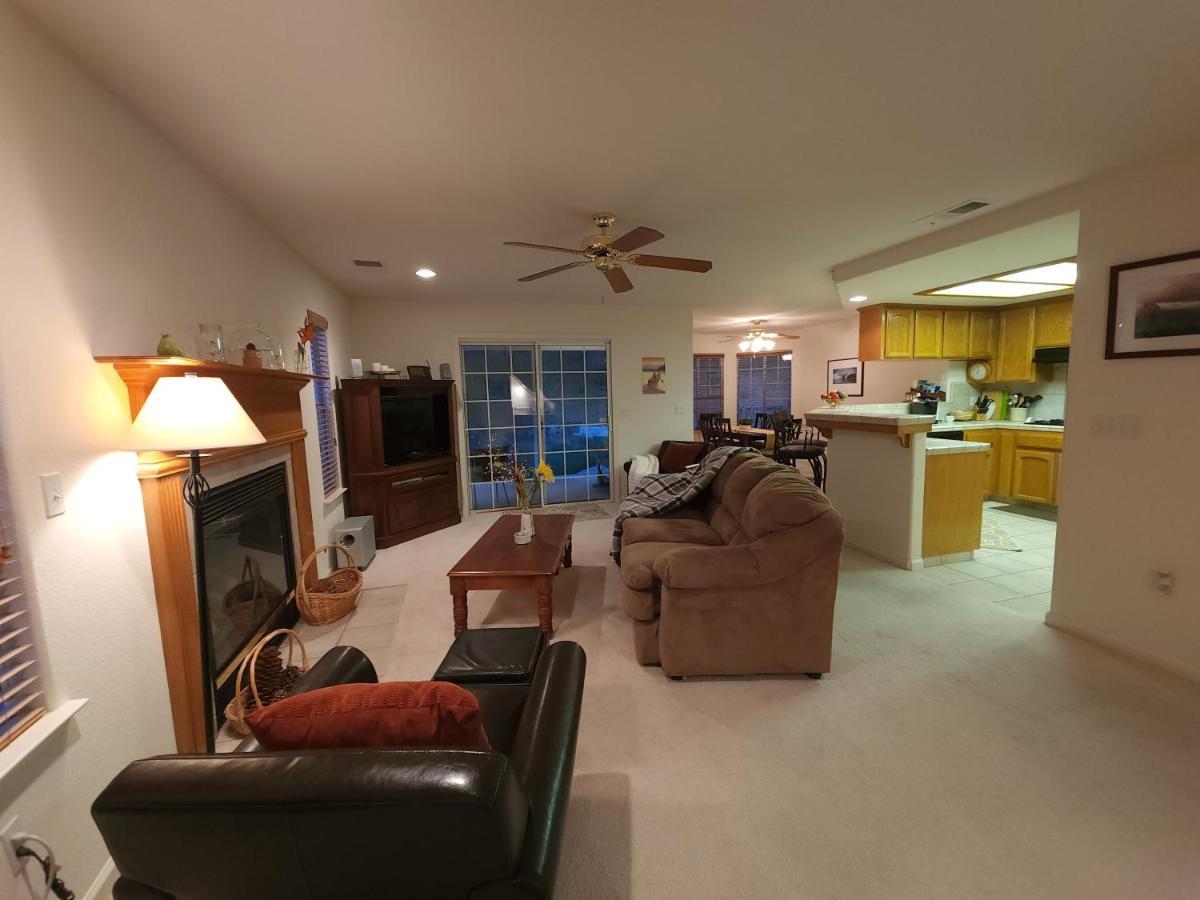 オークハースト Mountain Majesty With Hot Tub, Pool Table, Generator, Ev Hookupヴィラ エクステリア 写真